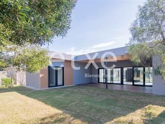 https://web5.gallito.com.uy/casa-venta-cumbres-de-carrasco-barrio-privado-inmuebles-25026196