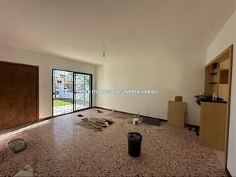 https://www.gallito.com.uy/alquiler-local-galpon-mas-casa-en-malvin-inmuebles-27306535