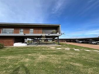 https://www.gallito.com.uy/se-vende-casa-en-barrio-privado-el-quijote-inmuebles-27306963