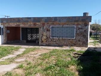 https://www.gallito.com.uy/venta-de-casa-en-el-centro-de-progreso-inmuebles-27306978