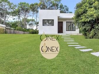 https://web5.gallito.com.uy/se-vende-hermosa-casa-a-estrenar-en-punta-ballena-inmuebles-27306980