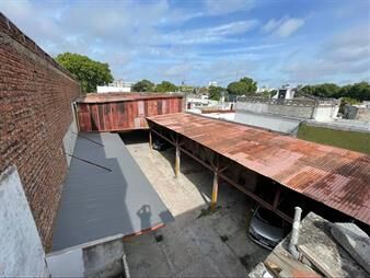 https://www.gallito.com.uy/parking-30-vehiculos-1-apartamento-y-2-casas-inmuebles-27312885