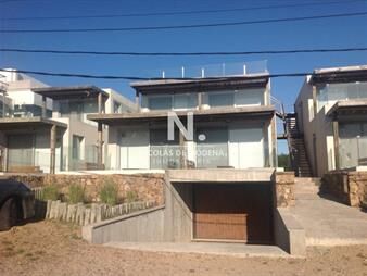 https://web5.gallito.com.uy/en-venta-duplex-impecable-de-3-dormitorios-inmuebles-25042404