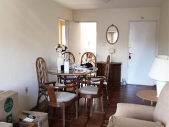 https://web5.gallito.com.uy/apartamento-en-pocitos-2-dormitorios-al-frente-con-balcon-inmuebles-27300135