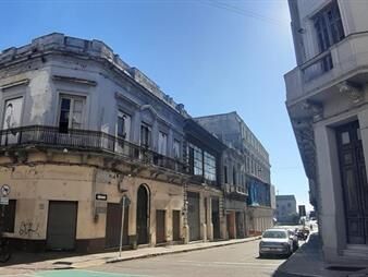 https://www.gallito.com.uy/venta-edificio-ciudad-vieja-excelente-ubicacion-inmuebles-23800174