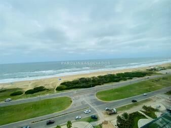 https://www.gallito.com.uy/apartamento-en-venta-de-3-dormitorios-en-tiburon-inmuebles-21329319