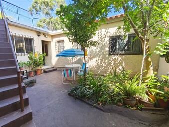 https://web5.gallito.com.uy/casa-2-dormitorios-y-escritorio-en-buceo-garage-y-patio-con-inmuebles-27324484
