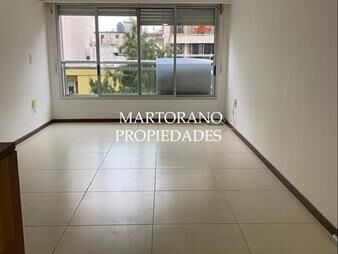 https://www.gallito.com.uy/vendo-ya-monoambiente-con-garage-al-frente-soleado-barbacoa-inmuebles-27328031
