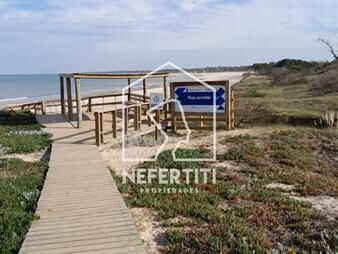 https://www.gallito.com.uy/venta-terreno-cerca-del-mar-en-balneario-solis-inmuebles-24614619