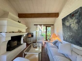 https://web5.gallito.com.uy/vende-casa-de-3-dormitorios-en-la-barra-con-inmuebles-27150834