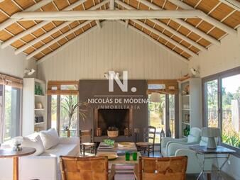 https://web5.gallito.com.uy/en-jose-ignacio-hermosa-casa-con-3-suites-inmuebles-25042881