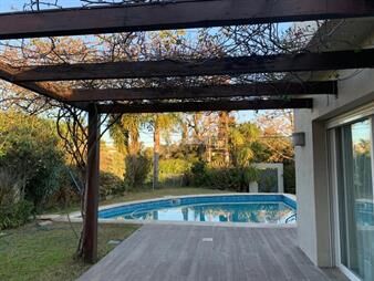 https://web5.gallito.com.uy/venta-casa-4-dormitorios-carrasco-lieja-mejor-que-a-estrena-inmuebles-27342506