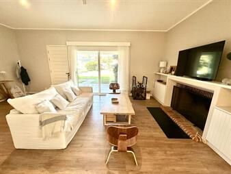 https://web5.gallito.com.uy/vende-espectacular-casa-en-mansa-punta-del-este-inmuebles-27312924