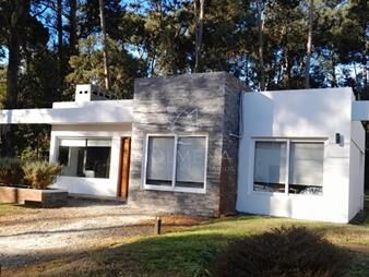 https://www.gallito.com.uy/casa-en-solanas-village-dentro-del-complejo-p-inmuebles-27025899