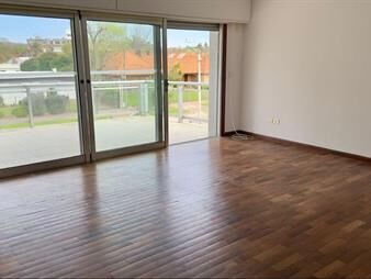 https://web5.gallito.com.uy/en-el-corazon-de-carrasco-para-exigentes-inmuebles-26177809