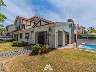https://www.gallito.com.uy/venta-casa-carrasco-sur-4-dorm-piscina-prox-rbla-inmuebles-26156207