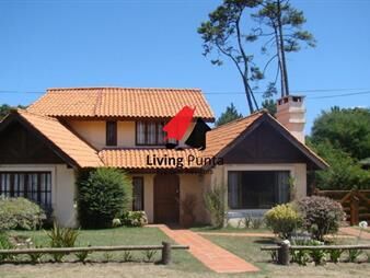https://www.gallito.com.uy/casa-en-punta-del-este-pinares-inmuebles-27352365
