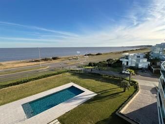 https://web5.gallito.com.uy/apartamento-de-2-dormitorios-en-playa-mansa-del-inmuebles-26755518