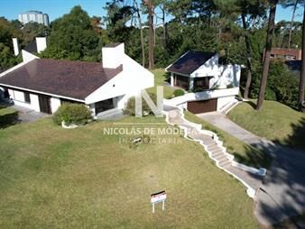 https://web5.gallito.com.uy/casa-en-venta-en-lugano-punta-del-este-3-y-inmuebles-26848630