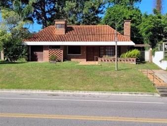 https://www.gallito.com.uy/casa-punta-del-este-3-dormitorios-cantegril-inmuebles-27362502