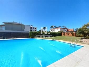 https://web5.gallito.com.uy/apartamento-en-primera-fila-de-playa-mansa-con-3-inmuebles-25041344