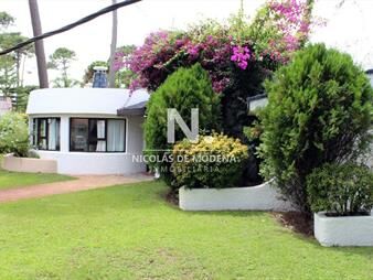 https://web5.gallito.com.uy/hermosa-casa-a-la-venta-en-punta-del-este-inmuebles-25033864