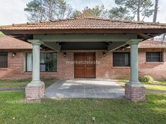 https://web5.gallito.com.uy/casa-en-barrio-cantegril-3-dorm-inmuebles-27373276