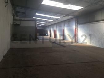 https://web5.gallito.com.uy/amplio-galpon-con-estacionamiento-dos-casas-y-deposito-inmuebles-26386610