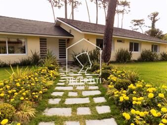 https://web5.gallito.com.uy/casa-4-dormitorios-con-piscina-climatizada-inmuebles-27374570