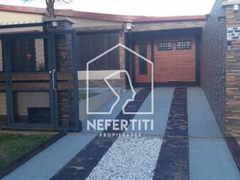 https://web5.gallito.com.uy/venta-parque-del-plata-a-metros-del-mar-propiedad-inmuebles-27374580