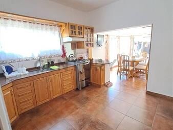 https://www.gallito.com.uy/preciosa-casa-en-zona-muy-tranquila-4-dorm-garage-galpon-inmuebles-26386251