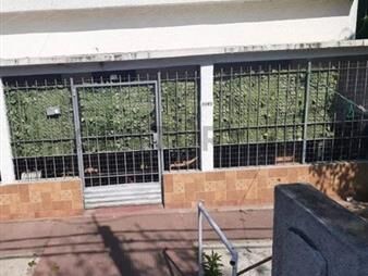 https://web5.gallito.com.uy/ideal-inversion-casa-con-gran-potencial-y-terreno-para-o-inmuebles-26386221