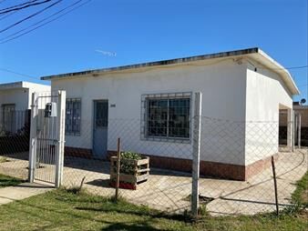 https://www.gallito.com.uy/casa-alquilada-en-venta-techo-de-plancha-a-dos-aguas-inmuebles-26906711