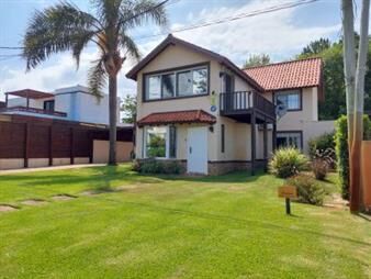 https://web5.gallito.com.uy/casa-en-punta-ballena-solanas-muy-buen-inmuebles-27378216