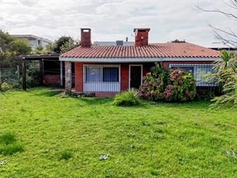 https://web5.gallito.com.uy/casa-en-venta-2-dormitorios-frente-al-mar-balneario-bs-as-inmuebles-27306728