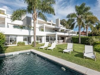 https://www.gallito.com.uy/bahia-de-la-ballena-el-mas-grande-inmuebles-27296511
