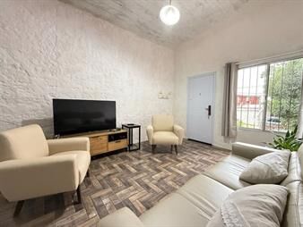 https://web5.gallito.com.uy/venta-casa-3-dormitorios-mas-patio-santa-catalina-inmuebles-27379453