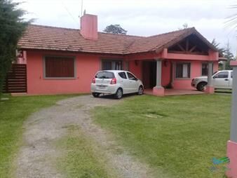 https://web5.gallito.com.uy/venta-de-casa-4-dormitorios-con-piscina-en-hills-inmuebles-27382444