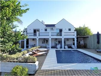 https://web5.gallito.com.uy/en-venta-casa-4-dormitorios-con-piscina-la-punta-inmuebles-27382603