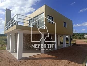 https://www.gallito.com.uy/venta-casa-2-dormitorios-con-vista-al-mar-en-inmuebles-27382554