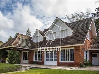 https://web5.gallito.com.uy/venta-casa-de-5-dormitorios-en-barrio-golf-de-del-inmuebles-24614243