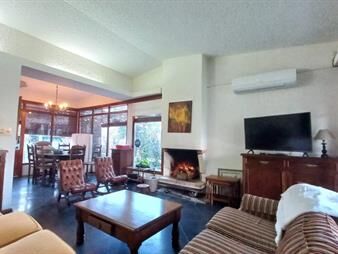 https://web5.gallito.com.uy/casa-en-venta-de-3-dormitorios-dependencia-en-4-inmuebles-24056924