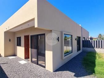 https://www.gallito.com.uy/venta-de-casa-a-estrenar-solymar-sur-2-dormitorios-2-baños-inmuebles-27387216