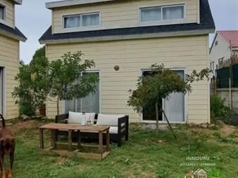 https://www.gallito.com.uy/venta-de-complejo-con-2-casas-de-2-pisos-y-1-casa-inmuebles-27003673