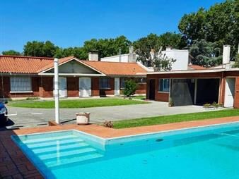https://www.gallito.com.uy/vendo-casa-en-el-prado-1251-m2-con-5-dorm-piscina-barbac-inmuebles-26636770