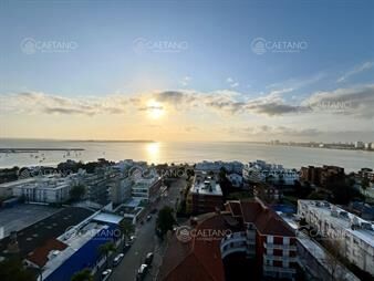 https://web5.gallito.com.uy/venta-penthouse-tres-dormitorios-peninsula-del-inmuebles-25928106