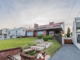 https://web5.gallito.com.uy/venta-casa-rambla-carrasco-5-dorm-piscina-barbacoa-inmuebles-26130405