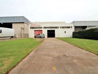 https://web5.gallito.com.uy/venta-local-comercial-gran-terreno-inmuebles-27402020