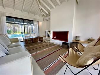 https://www.gallito.com.uy/hermosa-casa-en-barrio-privado-josã©-ignacio-inmuebles-25034854