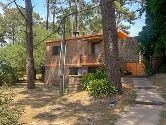 https://www.gallito.com.uy/venta-casa-en-el-pinar-tres-dormitorios-inmuebles-25032864
